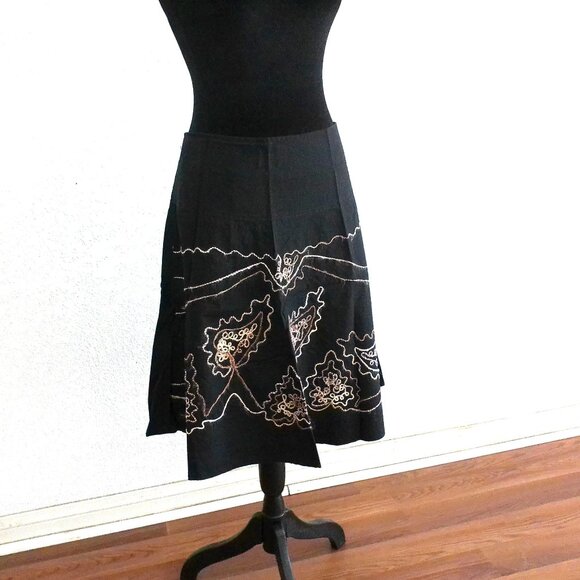 Dating, Black Midi Skirt, 100% cotton, with embroidery design. - Picture 3 of 10